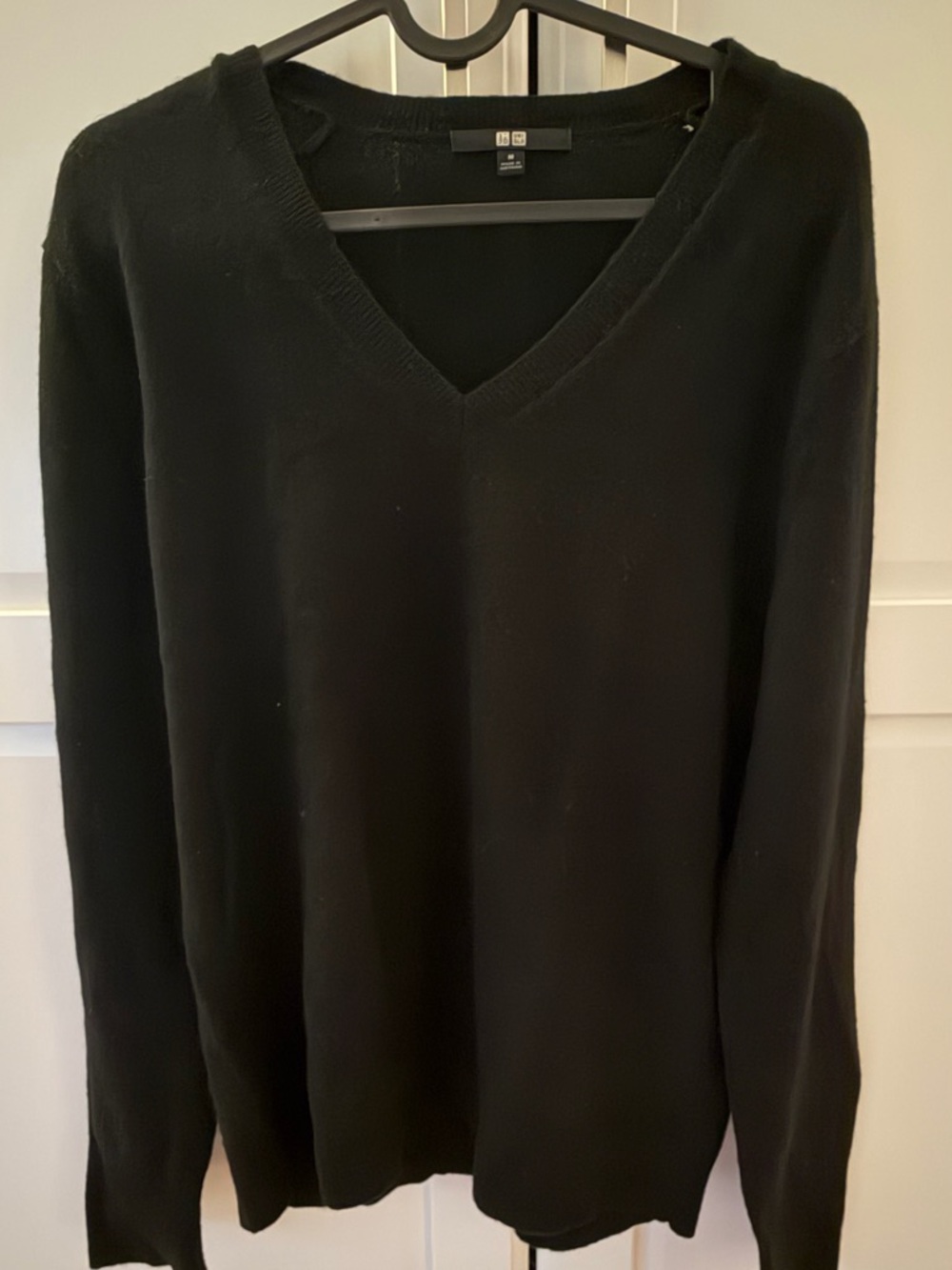 Uniqlo Cashmere V neck women’s sweater